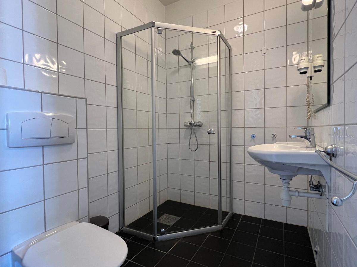 Large Studio Apartment,1483341548:JPEG